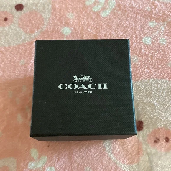 Coach Boyfriend Signature Silver Dial Women’s Watch. New in original box. s-l400.jpg main image 2